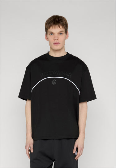 Rocawear тениска – унисекс; цвят: джетчерно; модел: RWTS117
