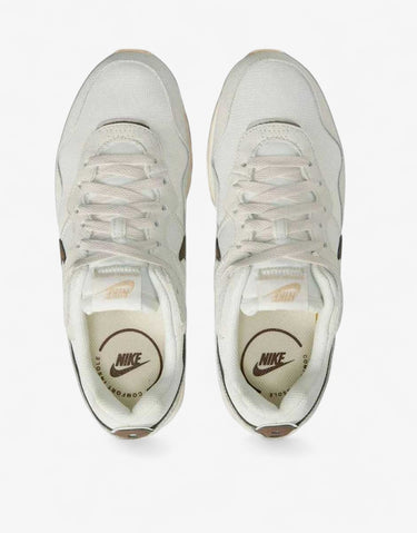 NIKE Venture Runner Shoes White | MegaMall.bg